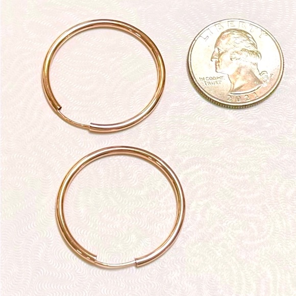 NWOT 14K Rose Gold Infinity Hoop Earrings Quality solid gold hoops.   30mm x 2mm - Picture 2 of 5